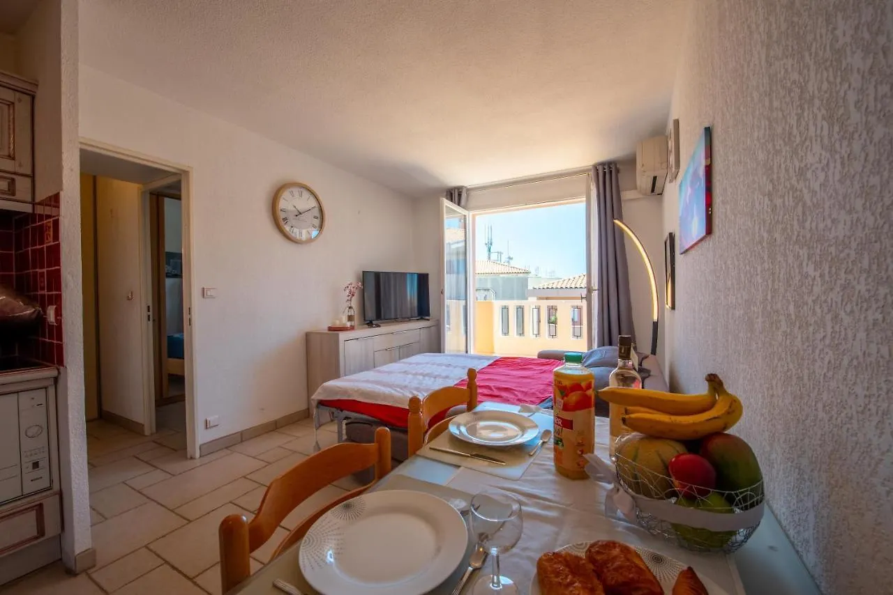 T2 En Hypercentre -Parking Prive-Clim-Proche Plage Sainte-Maxime France