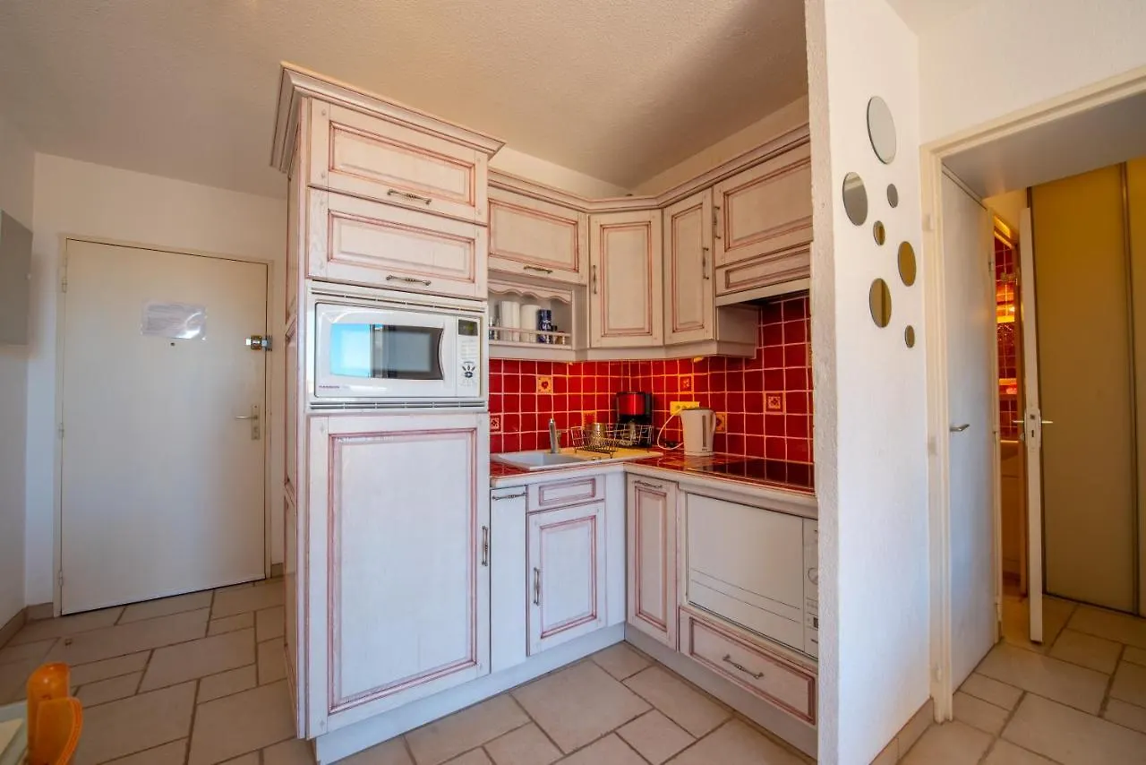 Apartment T2 En Hypercentre -Parking Prive-Clim-Proche Plage Sainte-Maxime